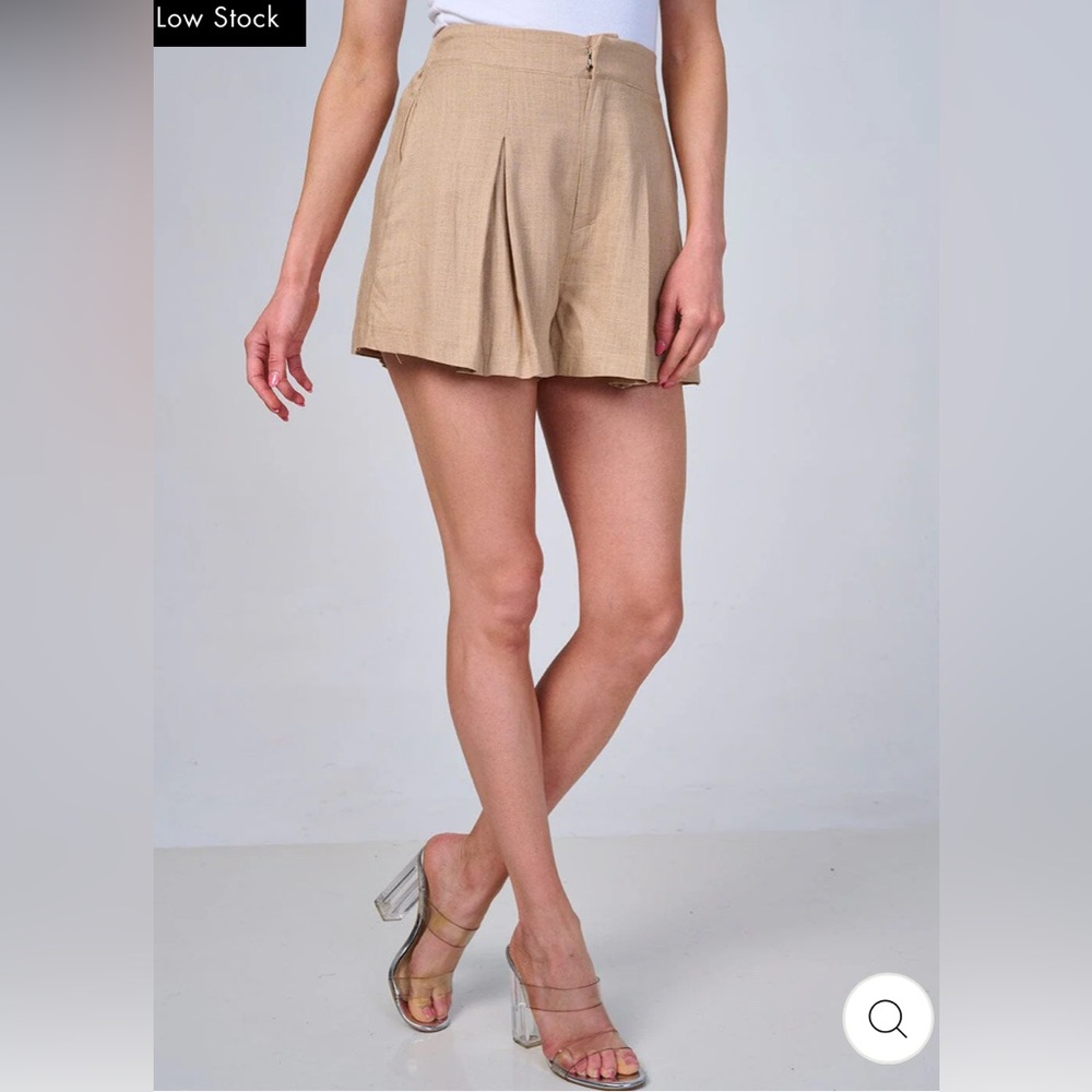 Stylish Tan Pleated Shorts